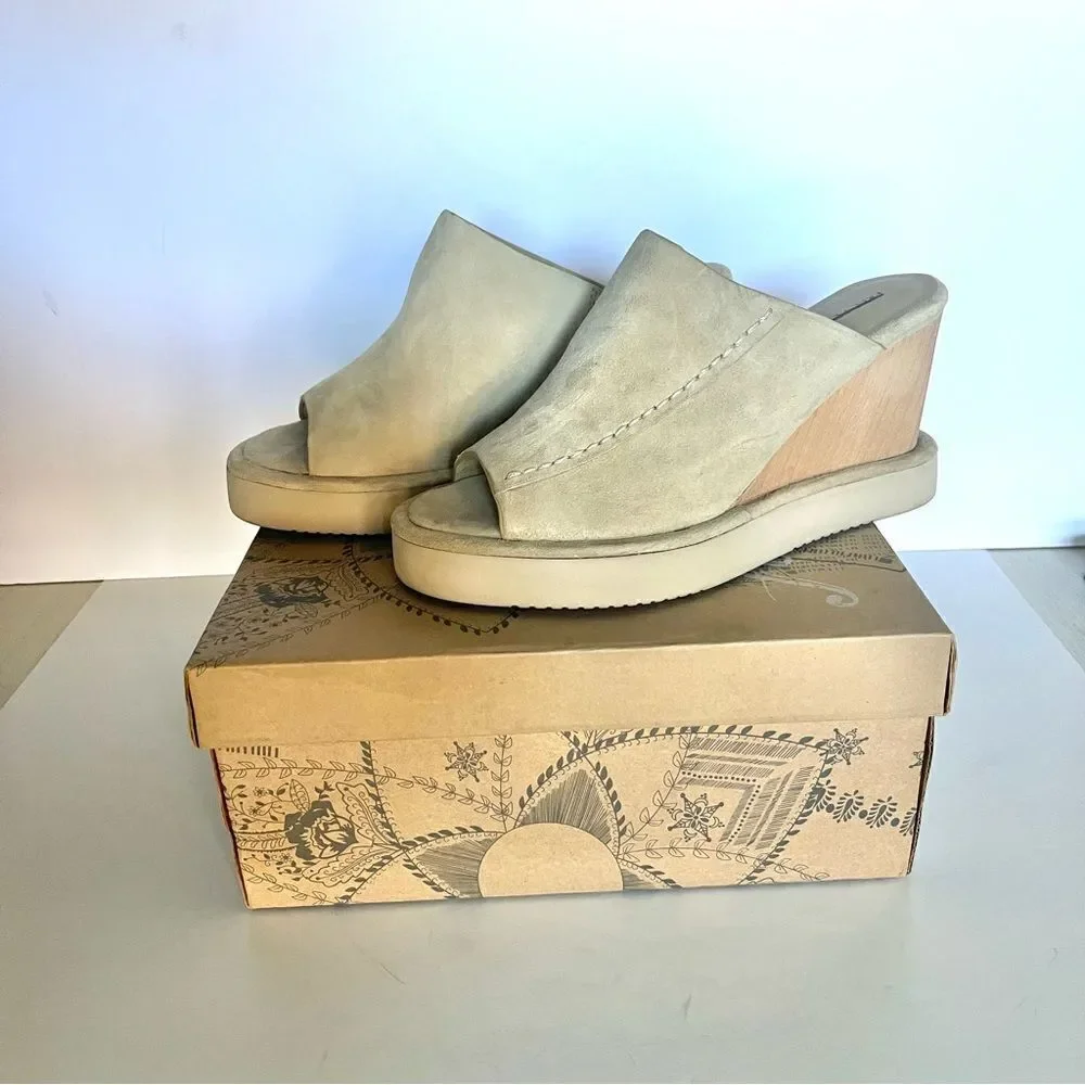 Free People Running In Wedges Suede‎ Platform Sandals in Cafe Tan NIB size 7.5
